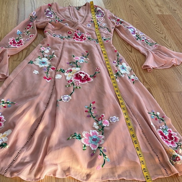 Asos SZ 8, peach pink embroidered dress with cut out detail. - Picture 8 of 9
